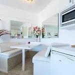 Great Location K דירה אדחה
